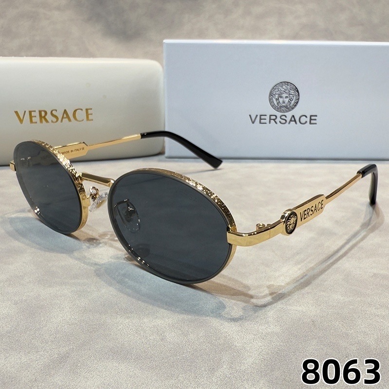 Versace Fashionable Sunglasses - Image 4