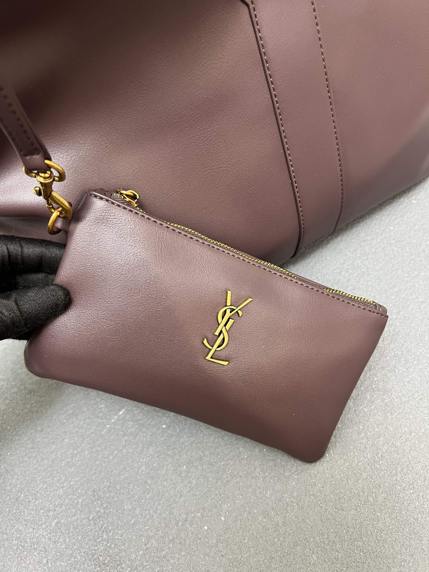 Saint Laurent Y Tote Bag - Image 9