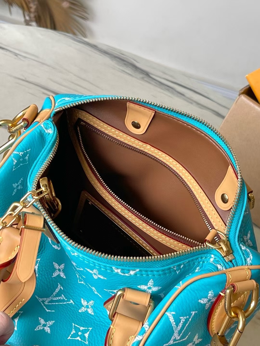 LV Speedy P9 25cm Bag Top Quality - Image 8