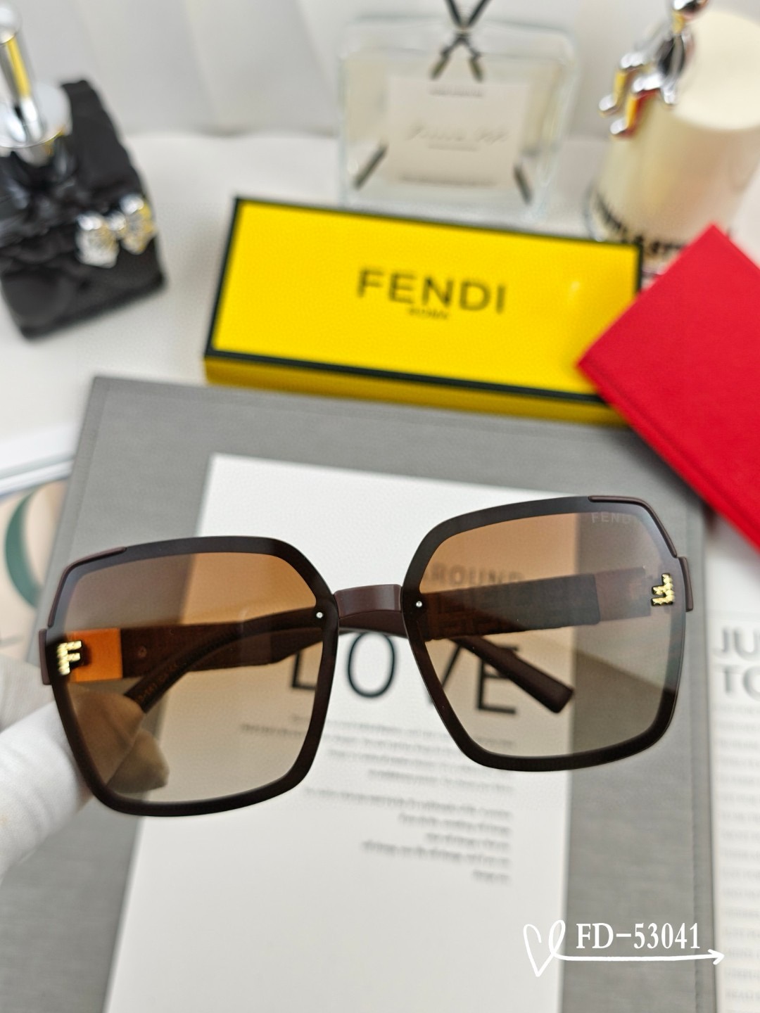 Fendi Polaroid Resin Polarized Sunglasses - Image 2