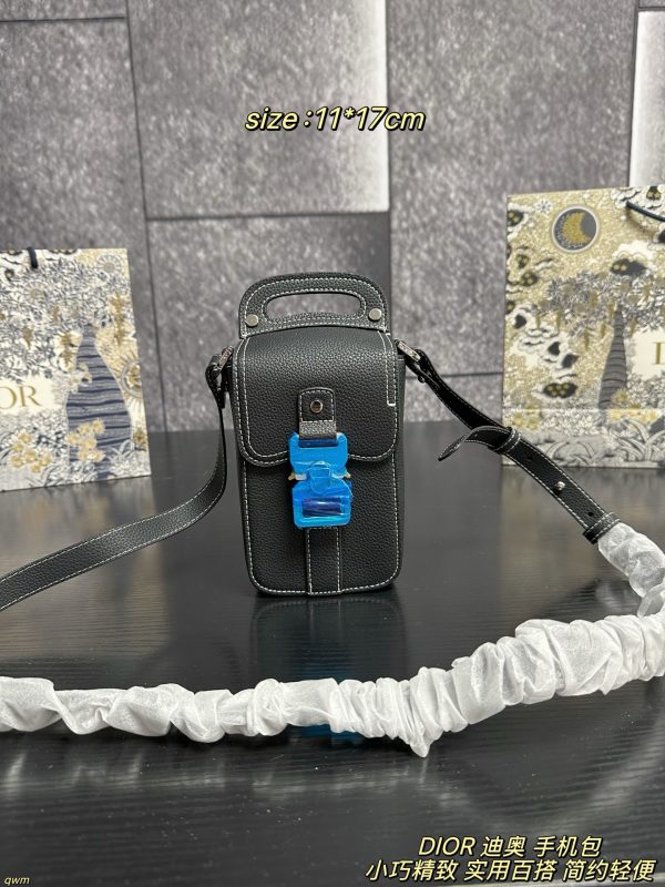 Dior Oblique GrainedCalfskin Vertical Saddle Bag