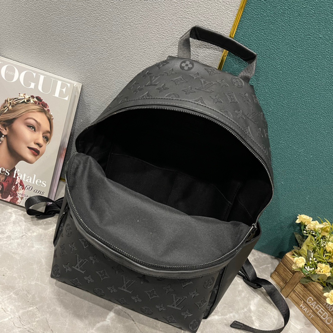 LV Monogram Discovery Backpack M46553 - Image 3