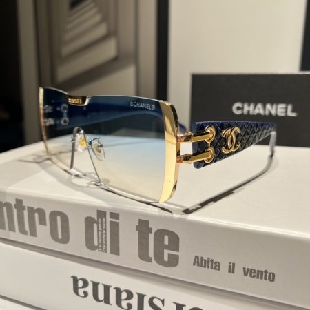 Chanel Fashionable Sunglasses - Image 6