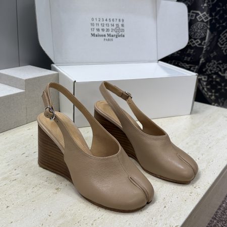 Maison Margiela's New Wedge Heels for Women - Image 4