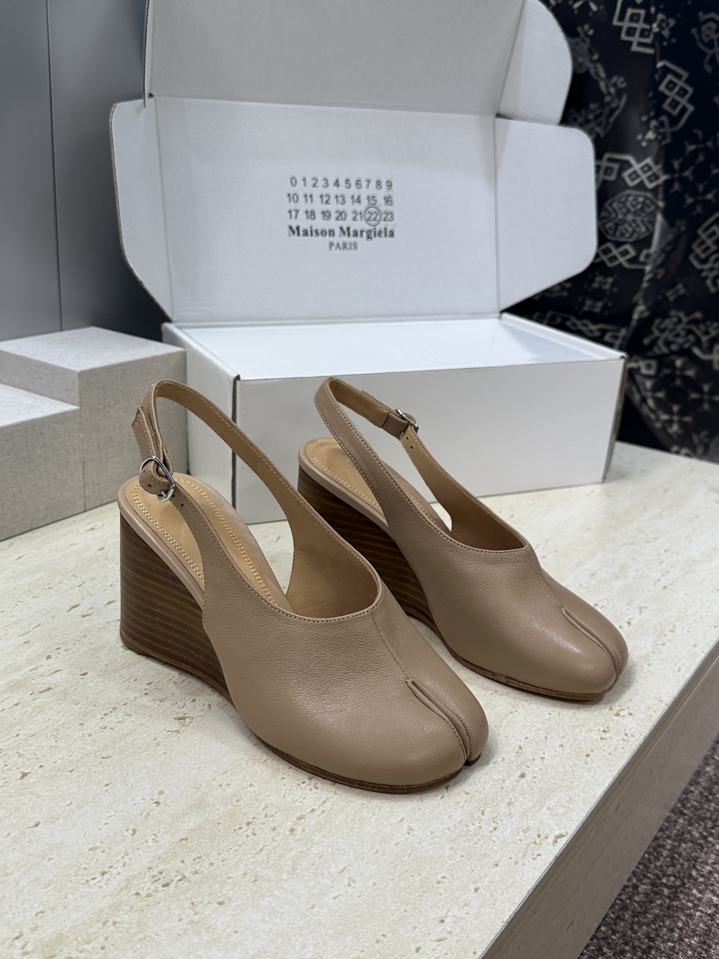 Maison Margiela's New Wedge Heels for Women - Image 4
