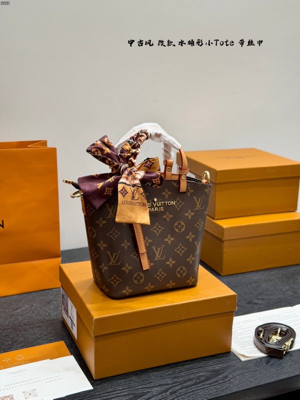 LV bucket shoulder handbag