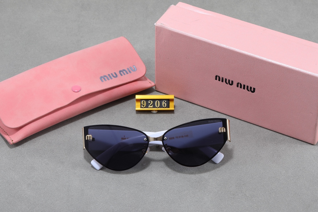 Miu Miu Fashionable Sunglasses - Image 7