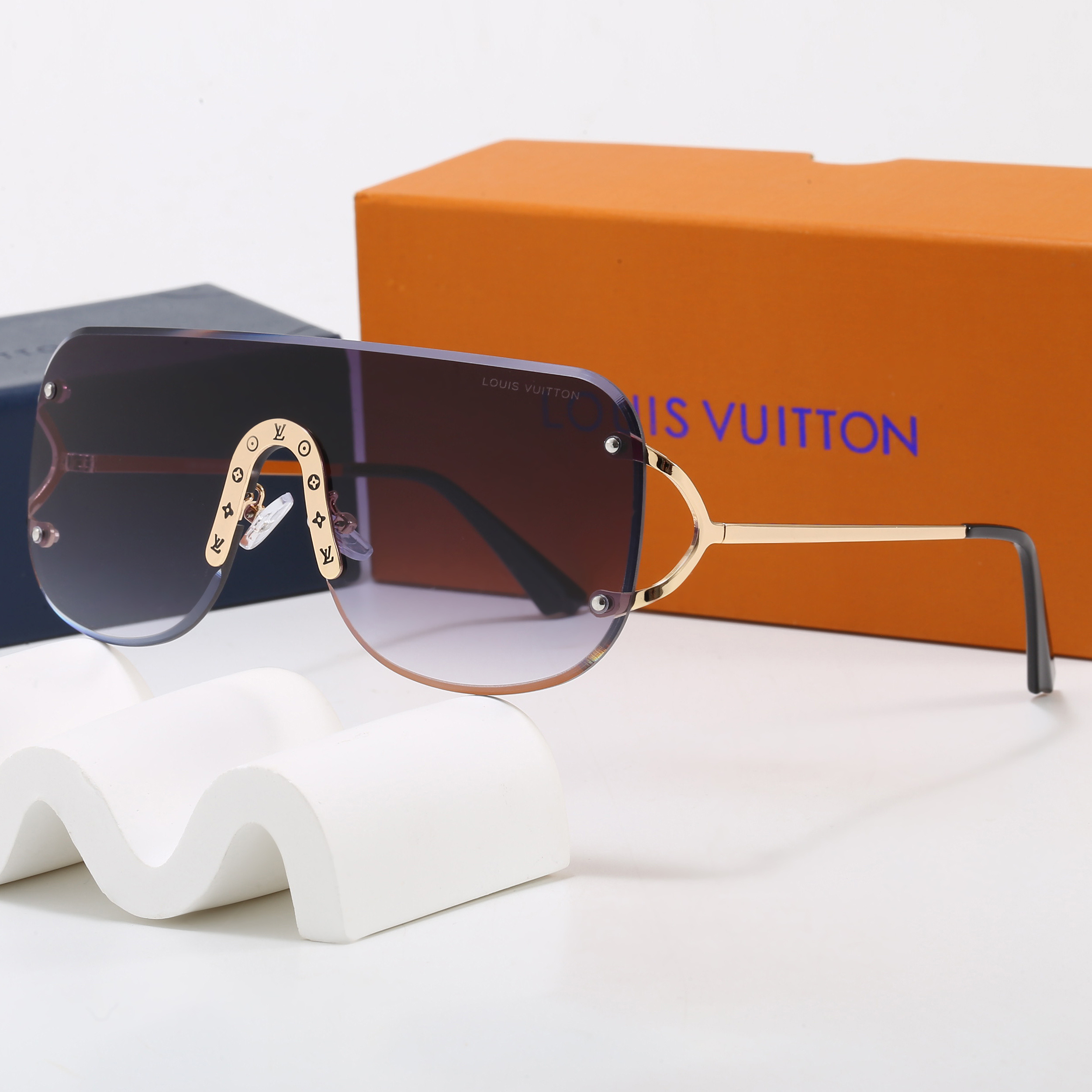 LV Fashionable Sunglasses - Image 2
