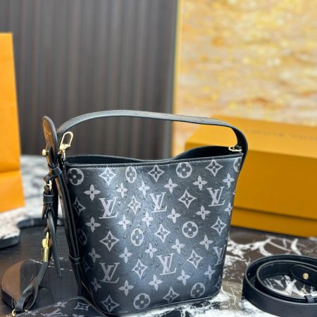 LV AII IN BB25ss Bucket Bag - Image 11