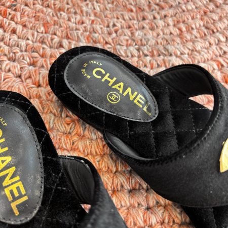 Chanel CC Logo Thong Sandals - Image 14