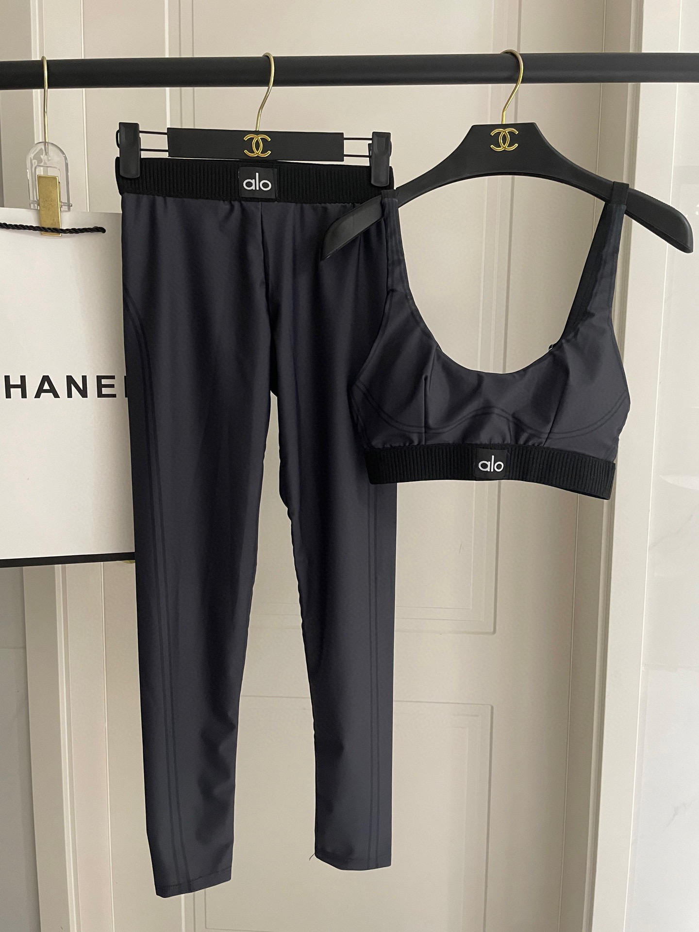 ALO Yoga Set Black - Image 2