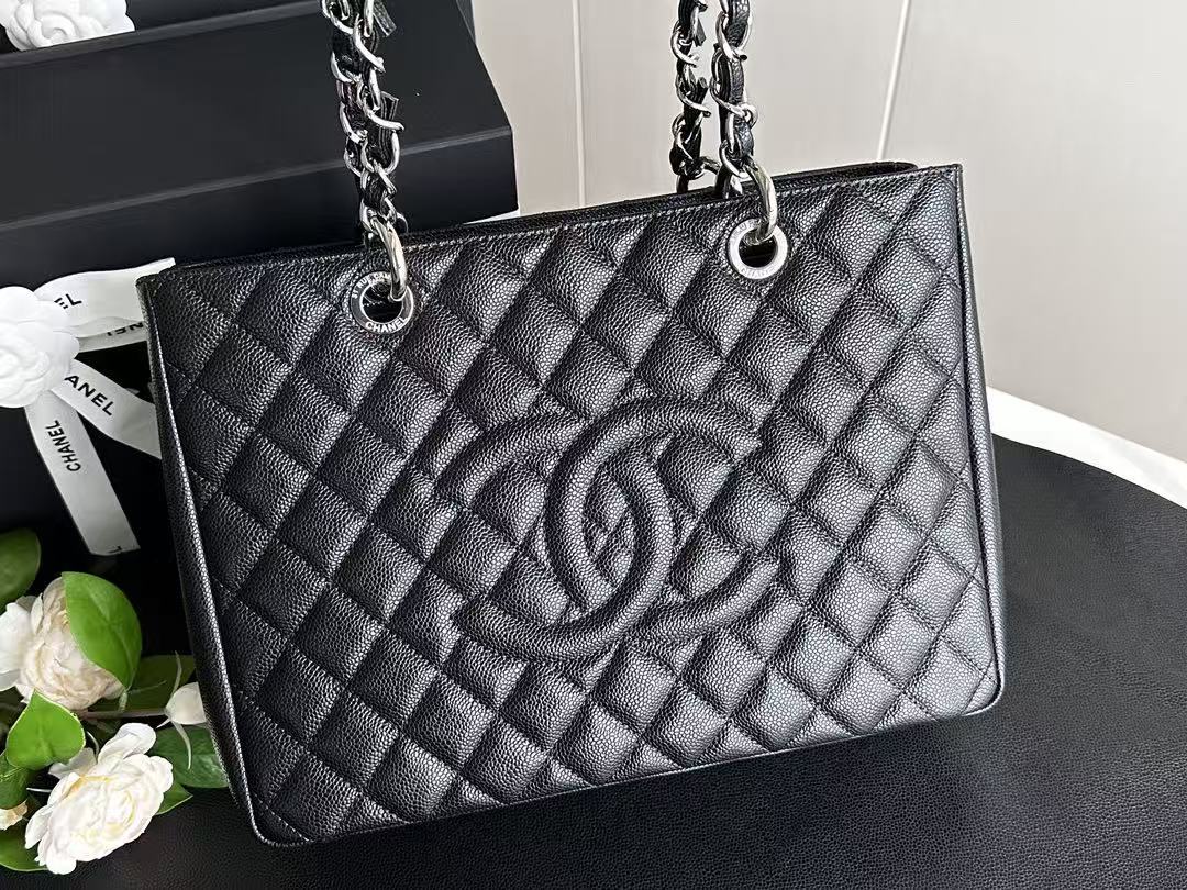 CHANEL Caviar Quilted Grand Shopping Tote GST Black - Image 9
