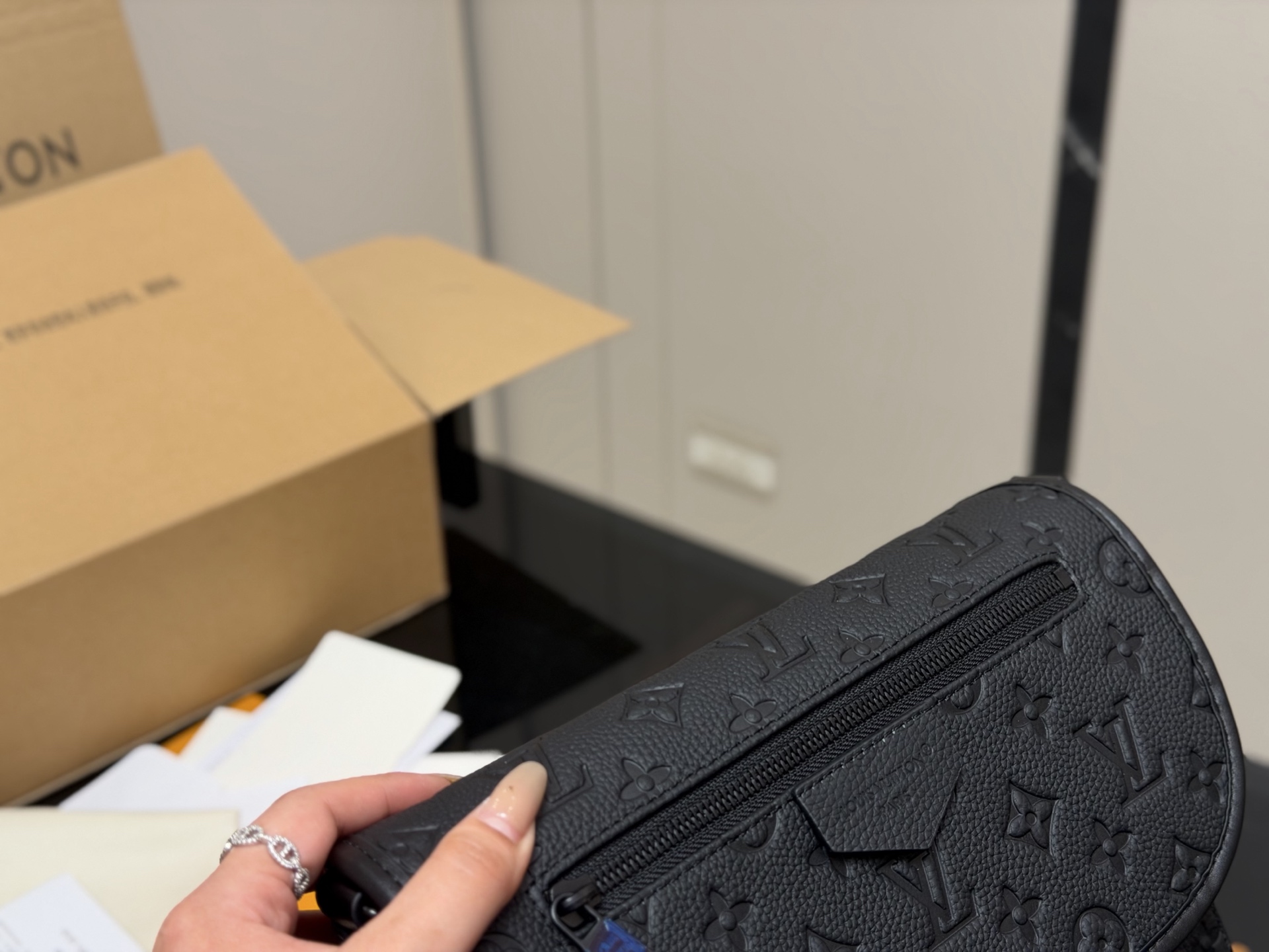 LV Pulse Messenger Monogram Shadow Bag - Image 3