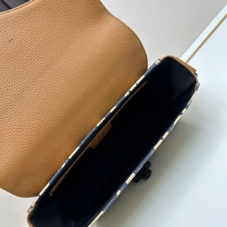 Dior Saddle Messenger Bag - Image 8
