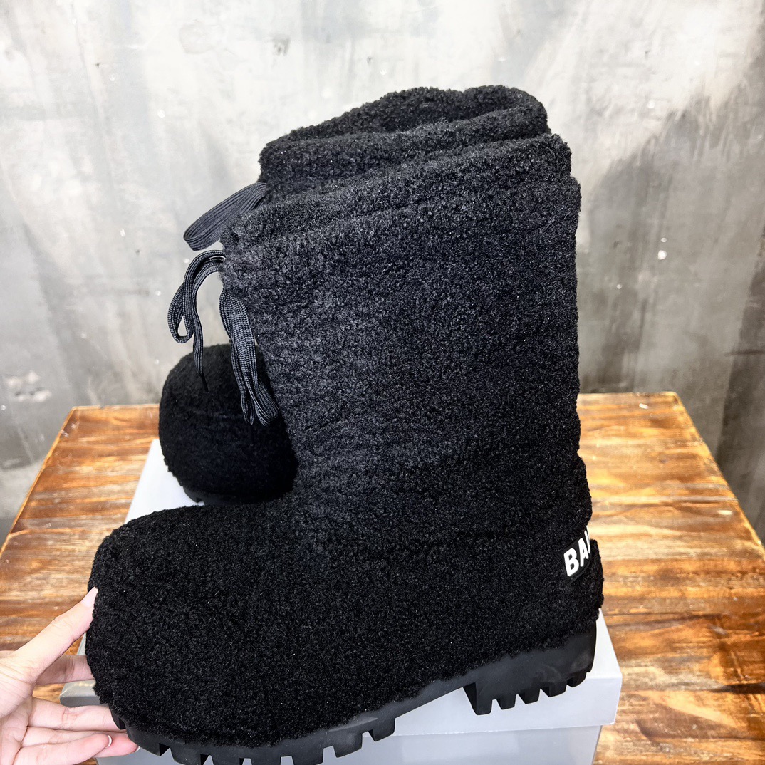 Balenciaga Skiwear Boots - Image 4