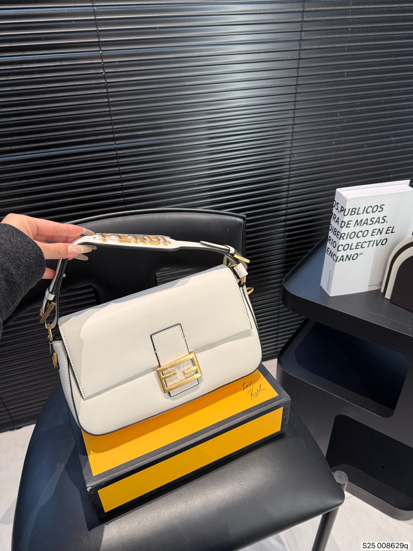 Fendi Baguette Bag - Image 3