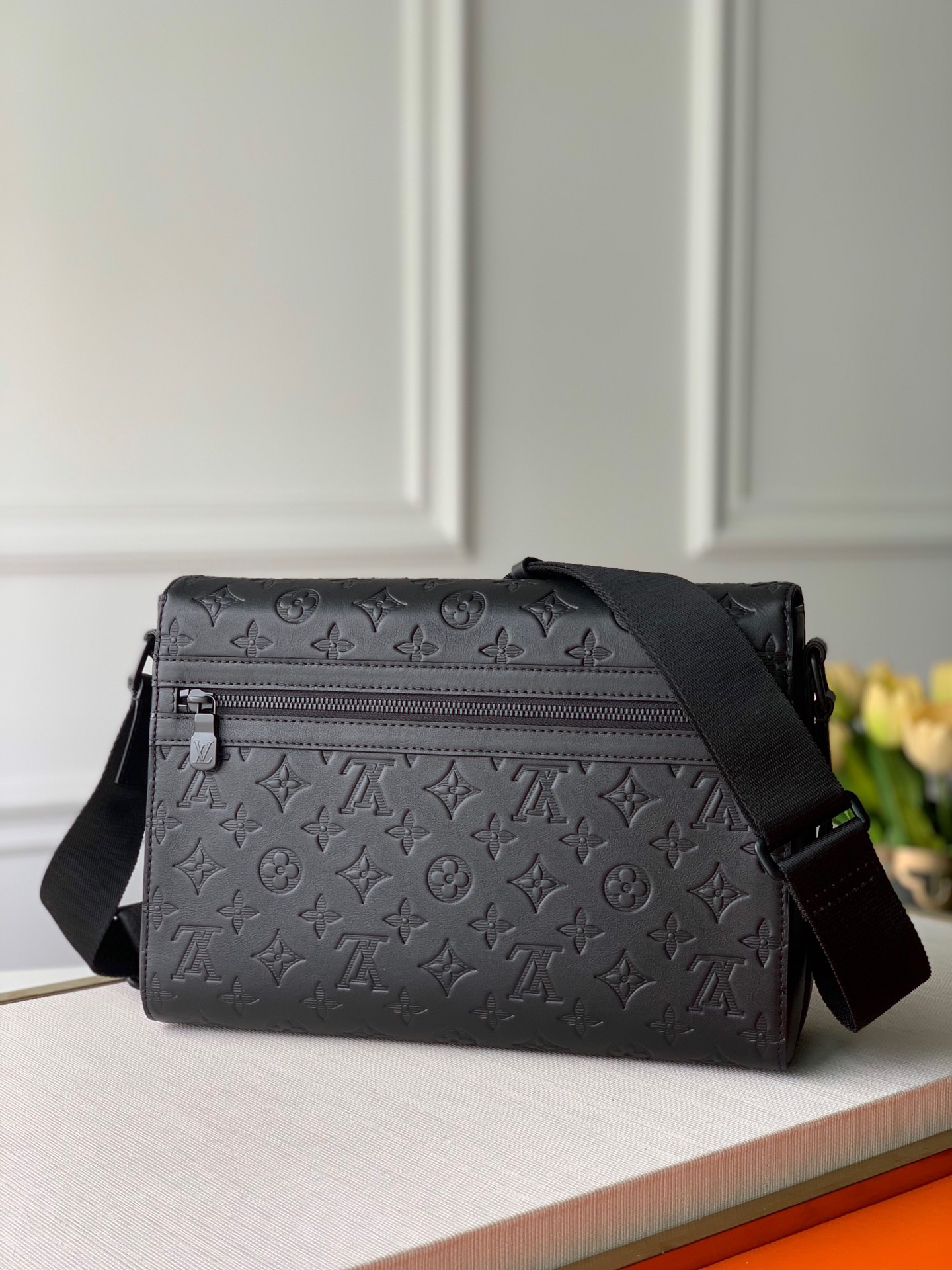 LV Sprinter Mens Shoulder Bag - Image 2