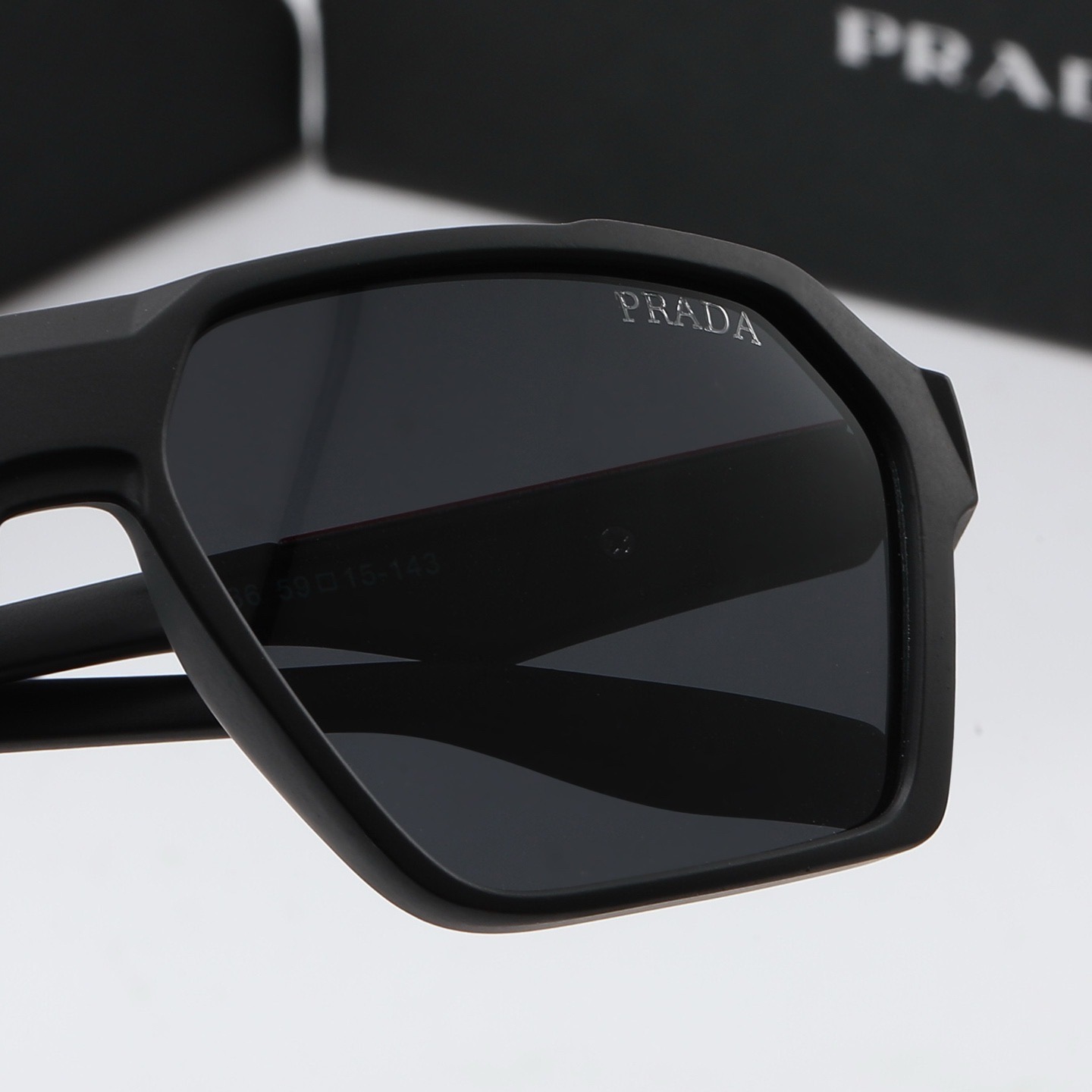 Prada Fashionable Sunglasses - Image 9