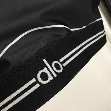 ALO Yoga Exercise Set - Image 4