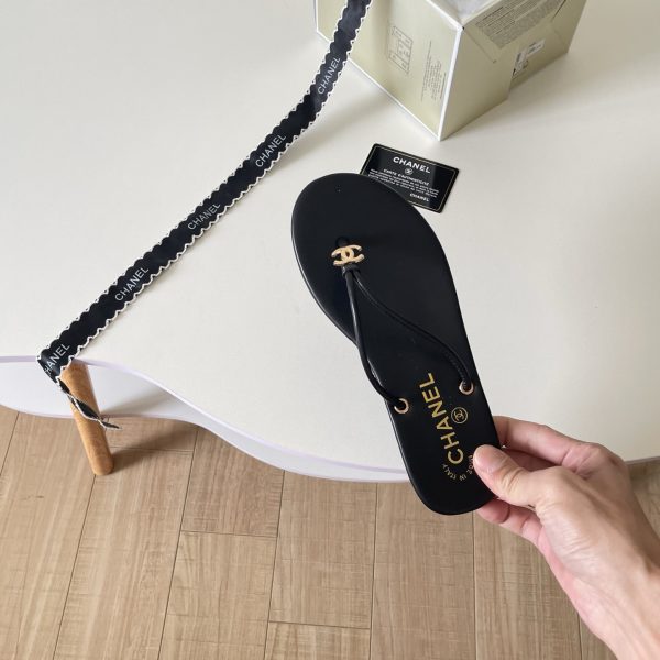 Chanel 26P C-clasp thong sandals