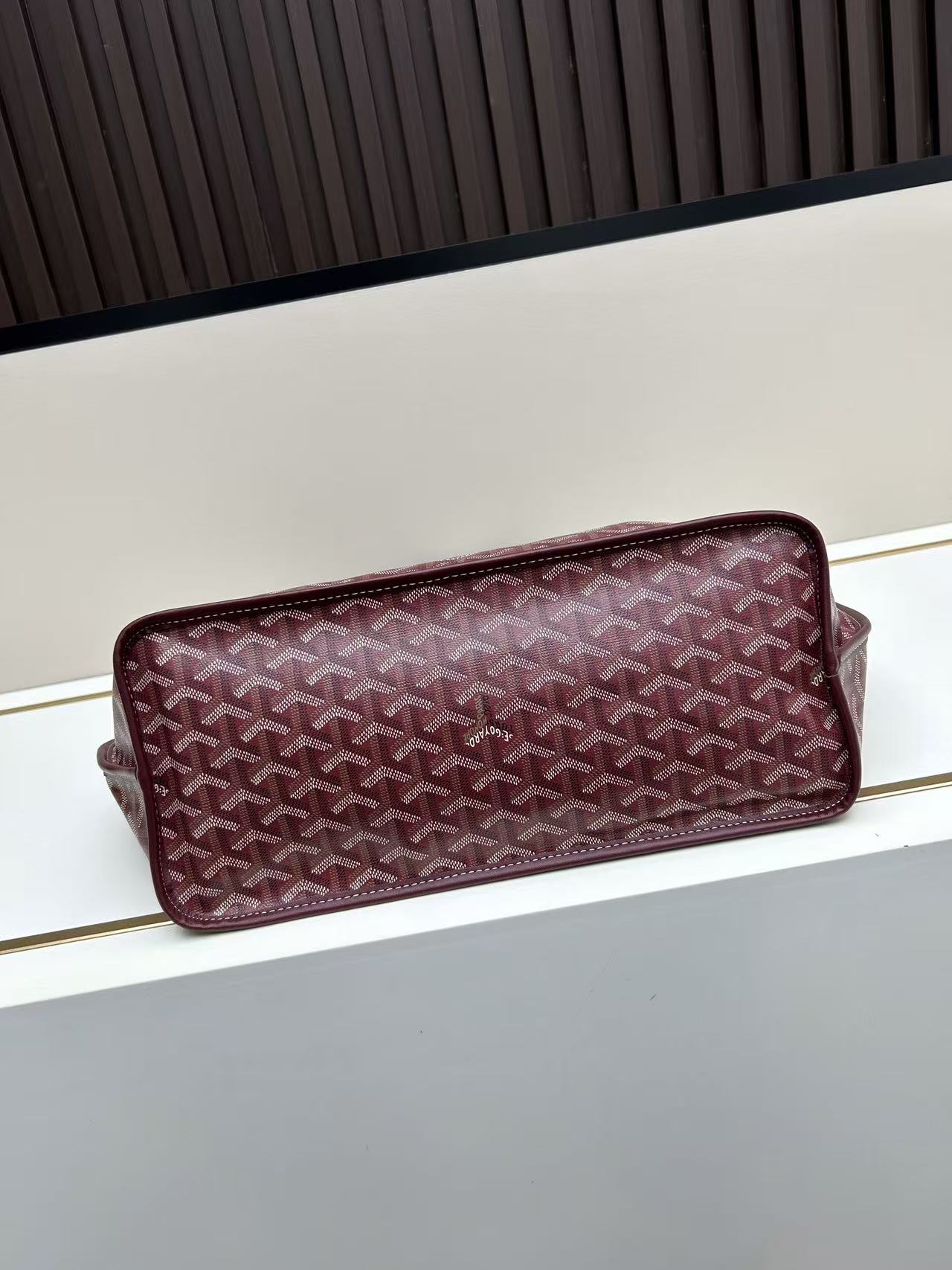 Goyard Saint Louis Bag Burgundy - Image 5