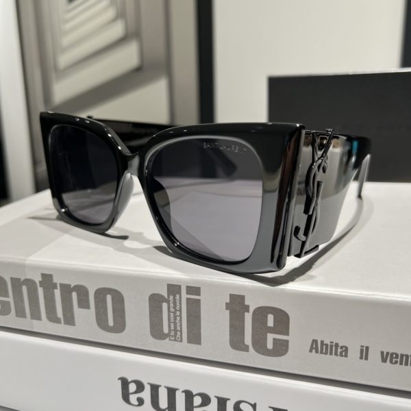 Saint Laurent Fashionable Sunglasses