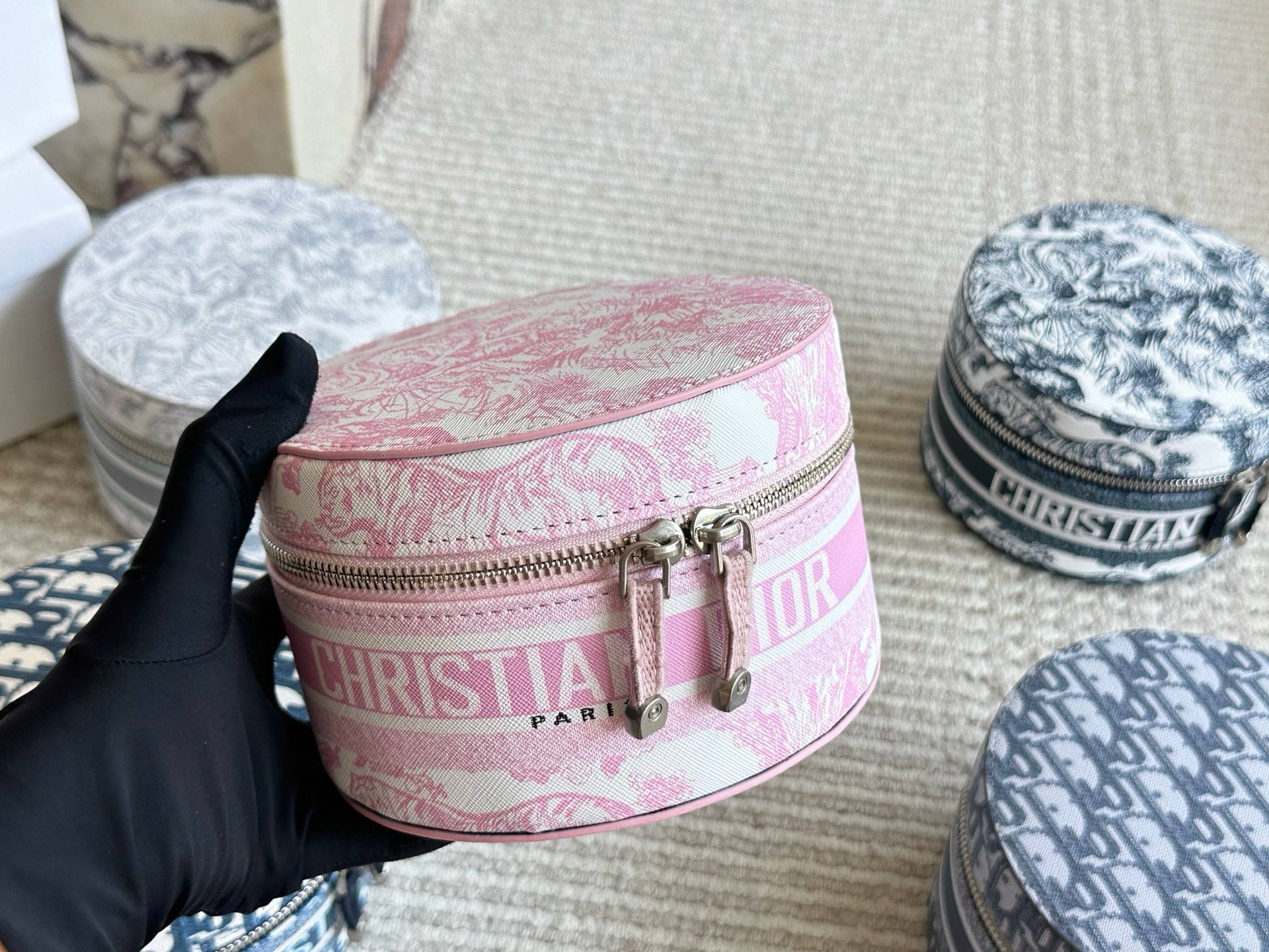 Dior CD Cosmetic Bag - Image 2