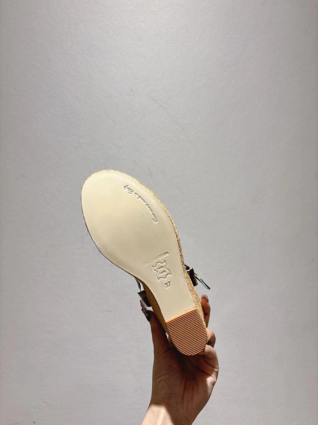Dolce & Gabbana Straw Sandals - Image 11