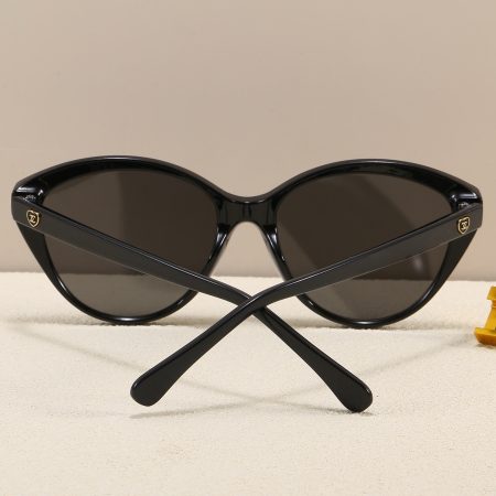 Chanel Fashionable Sunglasses - Image 8