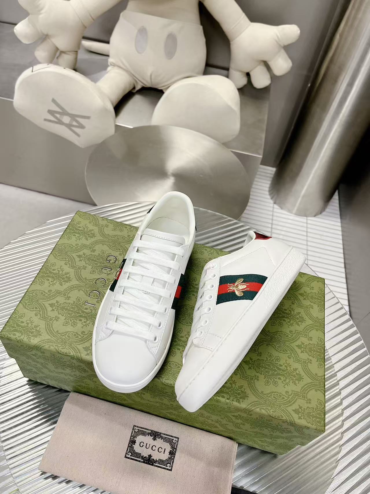 Gucci Ace Sneaker White Leather With Bee - Image 4