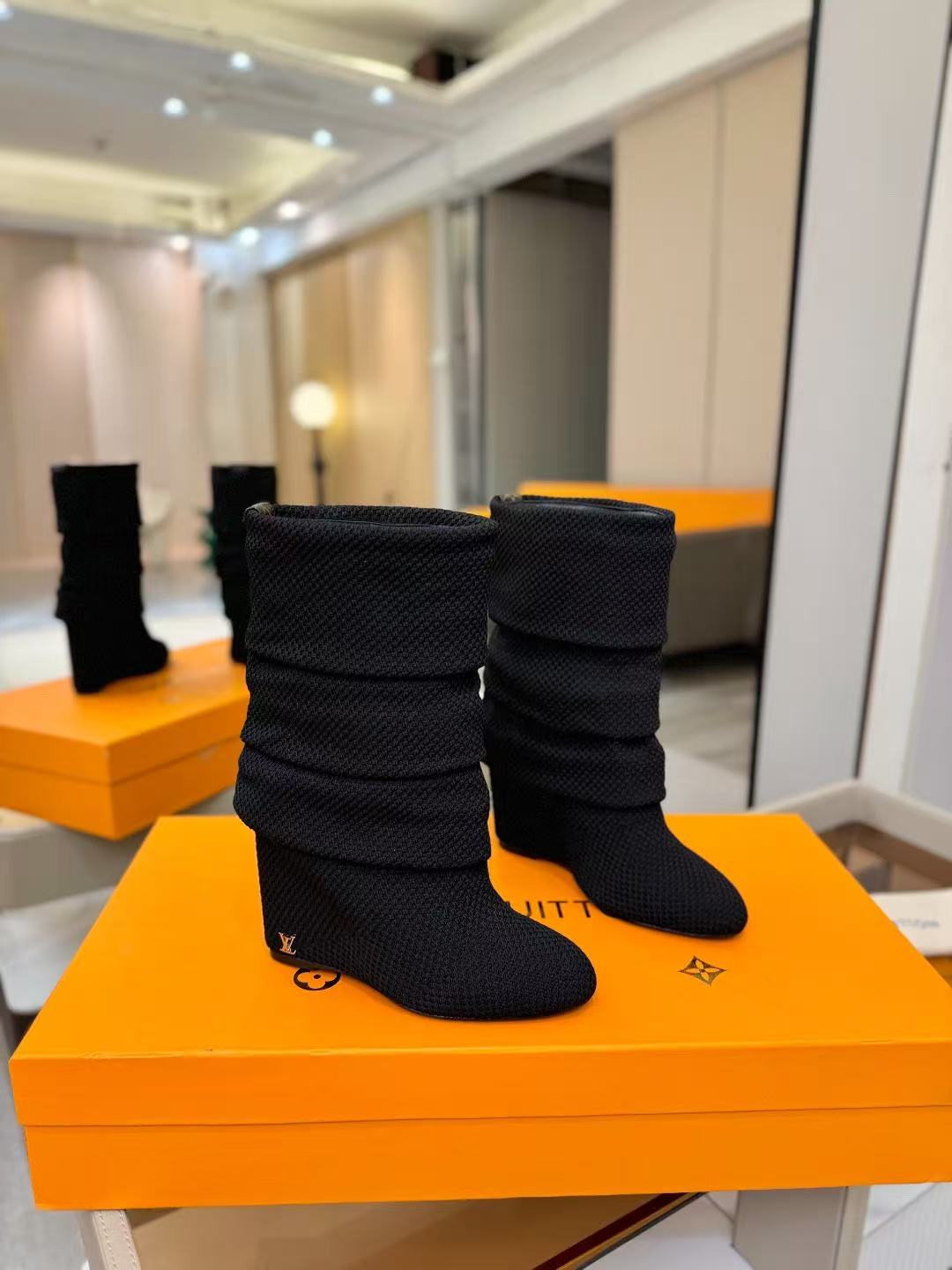 LV Summe Knit Boots - Image 1
