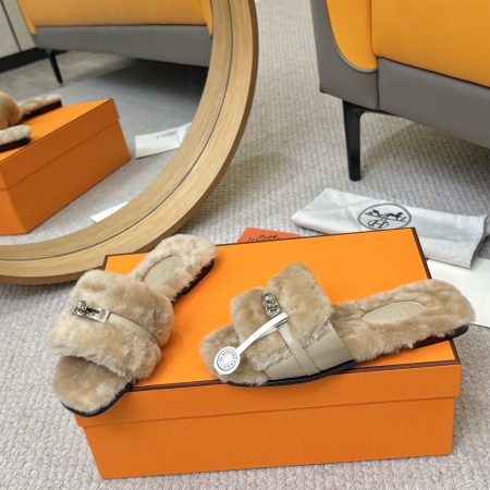 Hermès Furry Slippers - Image 3