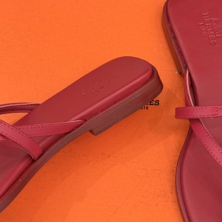 Hermès Kelly Buckle Flip-Flops - Image 11