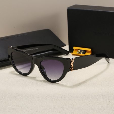 Saint Laurent Fashionable Sunglasses - Image 8