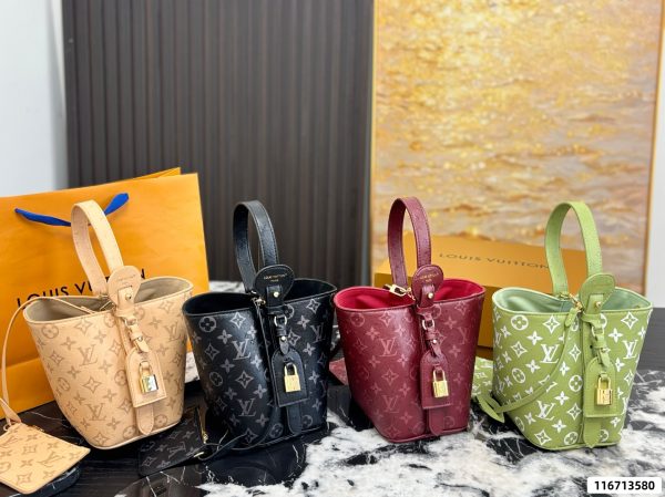 LV AII IN BB25ss Bucket Bag