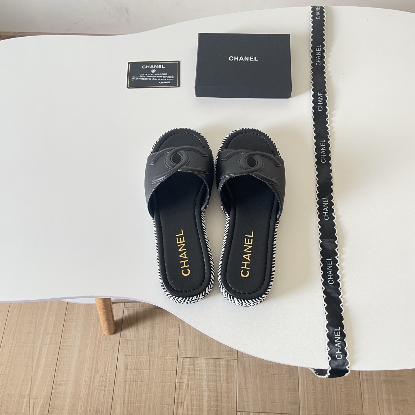 Chanel 26P Double C Two-Tone Kitten Heel Slippers - Image 10