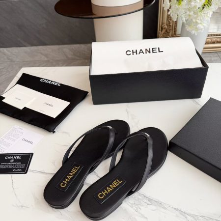Chanel Black Thong CC Sandals - Image 5