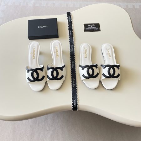 Chanel 26P Double C Two-Tone Flat Slippers - Image 3