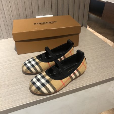 Burberry Children's Shoes - Image 7