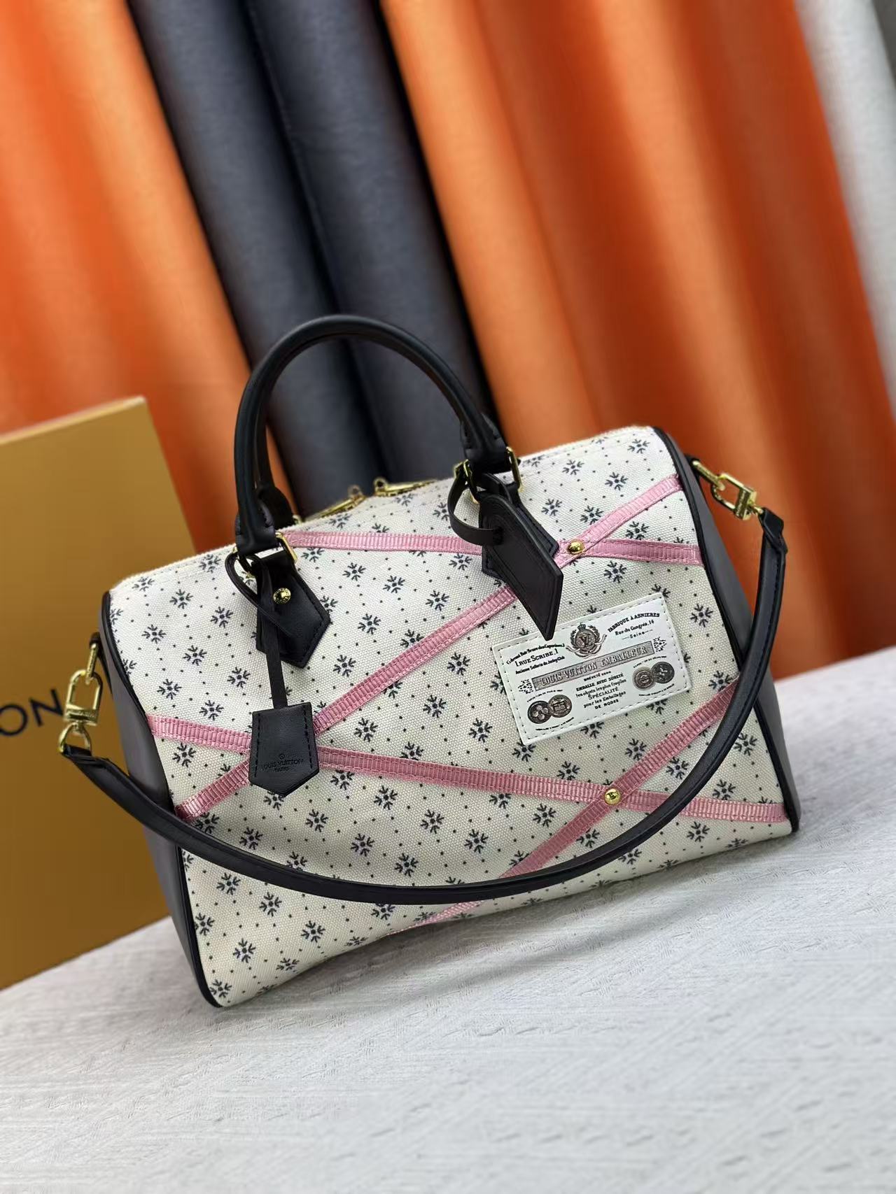 LV Speedy Bandoulière 30 Handbag - Image 1