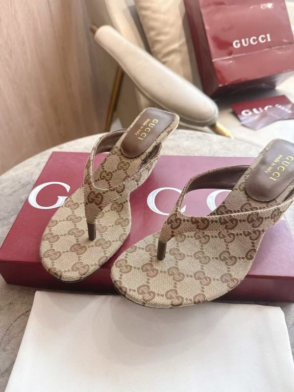 Gucci Women's Vittoria Thong in Sand and Brown GG Canvas