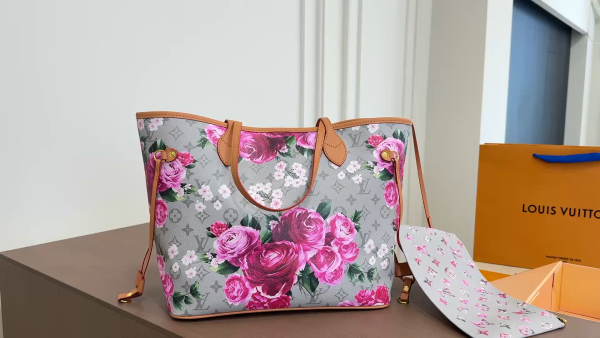 LV Neverfull Bag