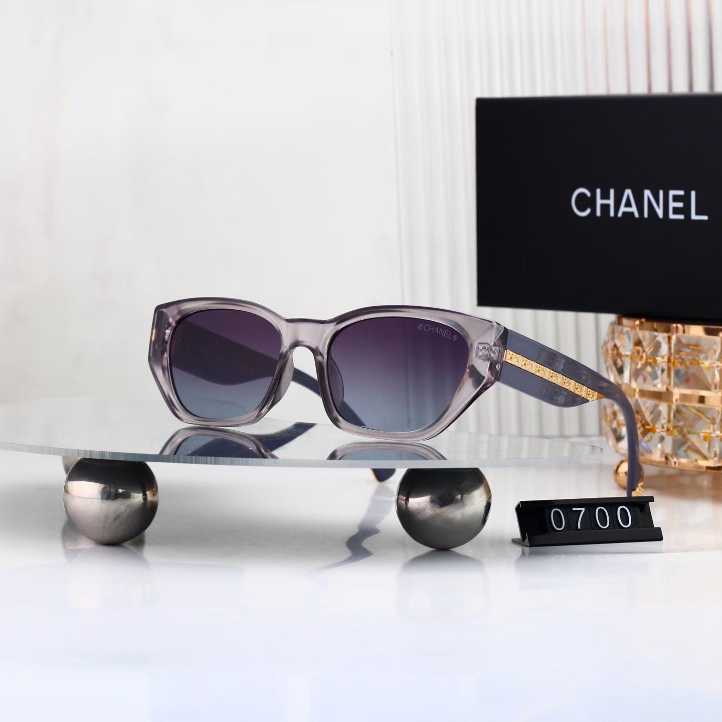 Chanel Fashionable Sunglasses - Image 1