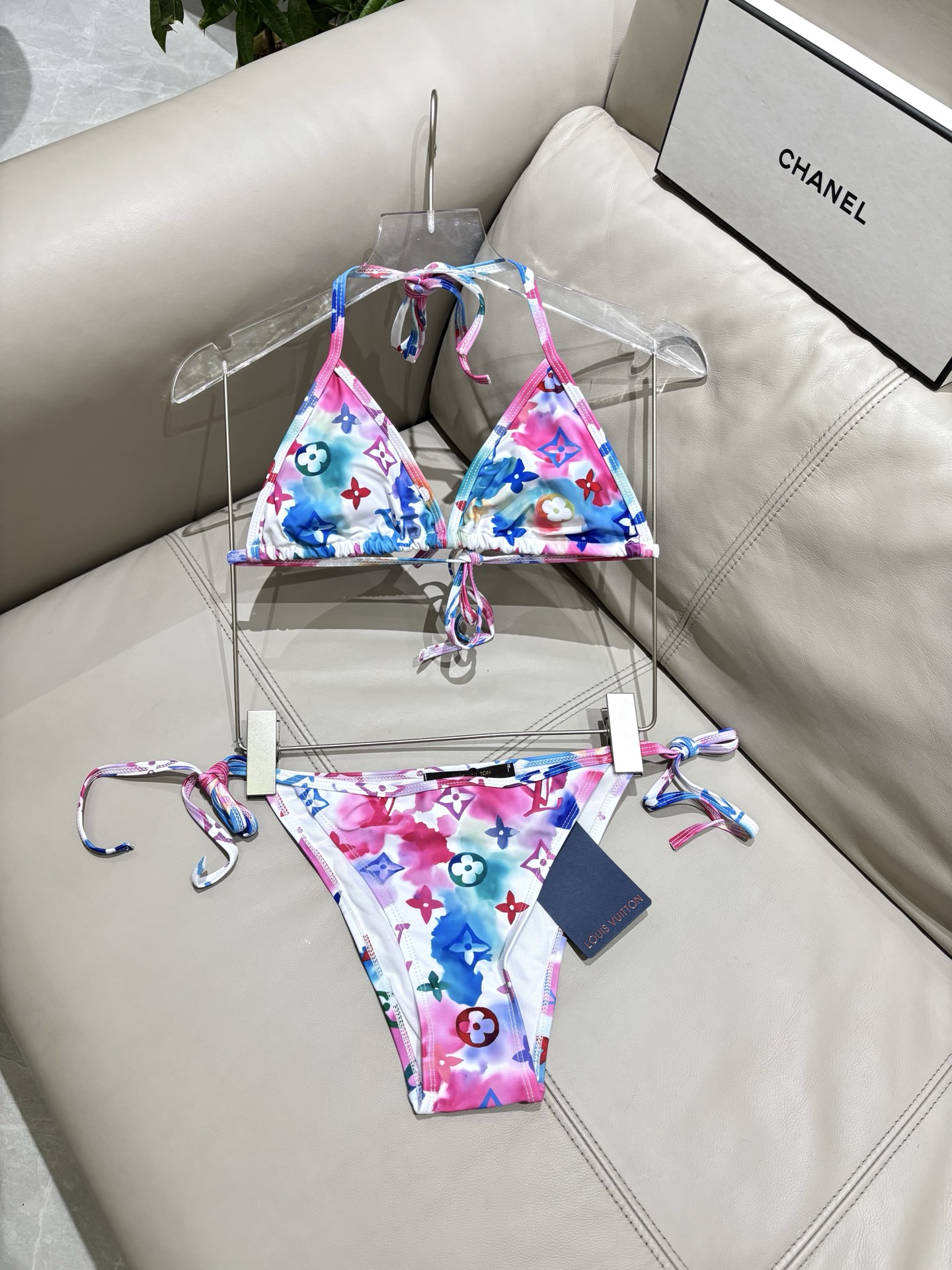LV Two-Piece Swimsuit Swimwear - Image 6