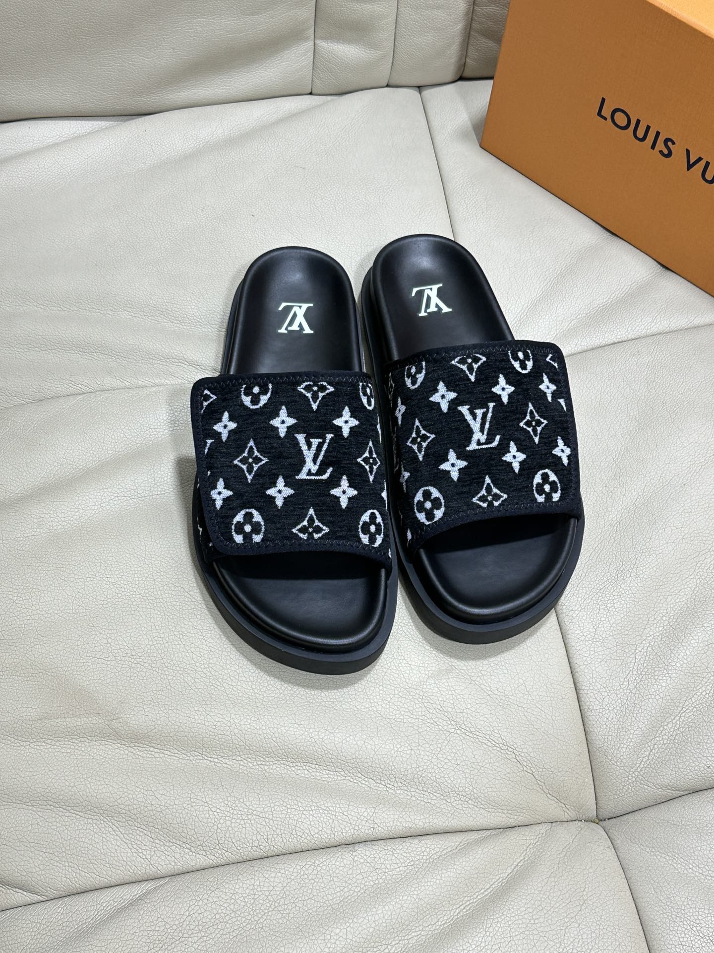 LV Cloth sandals - Image 1