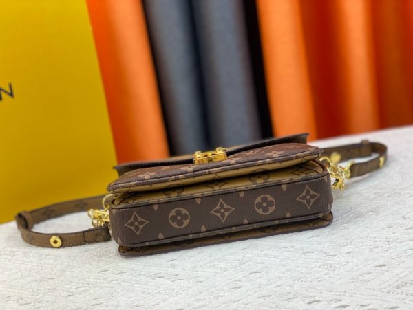 LV Monogramme Pochette Métiss East West Bag