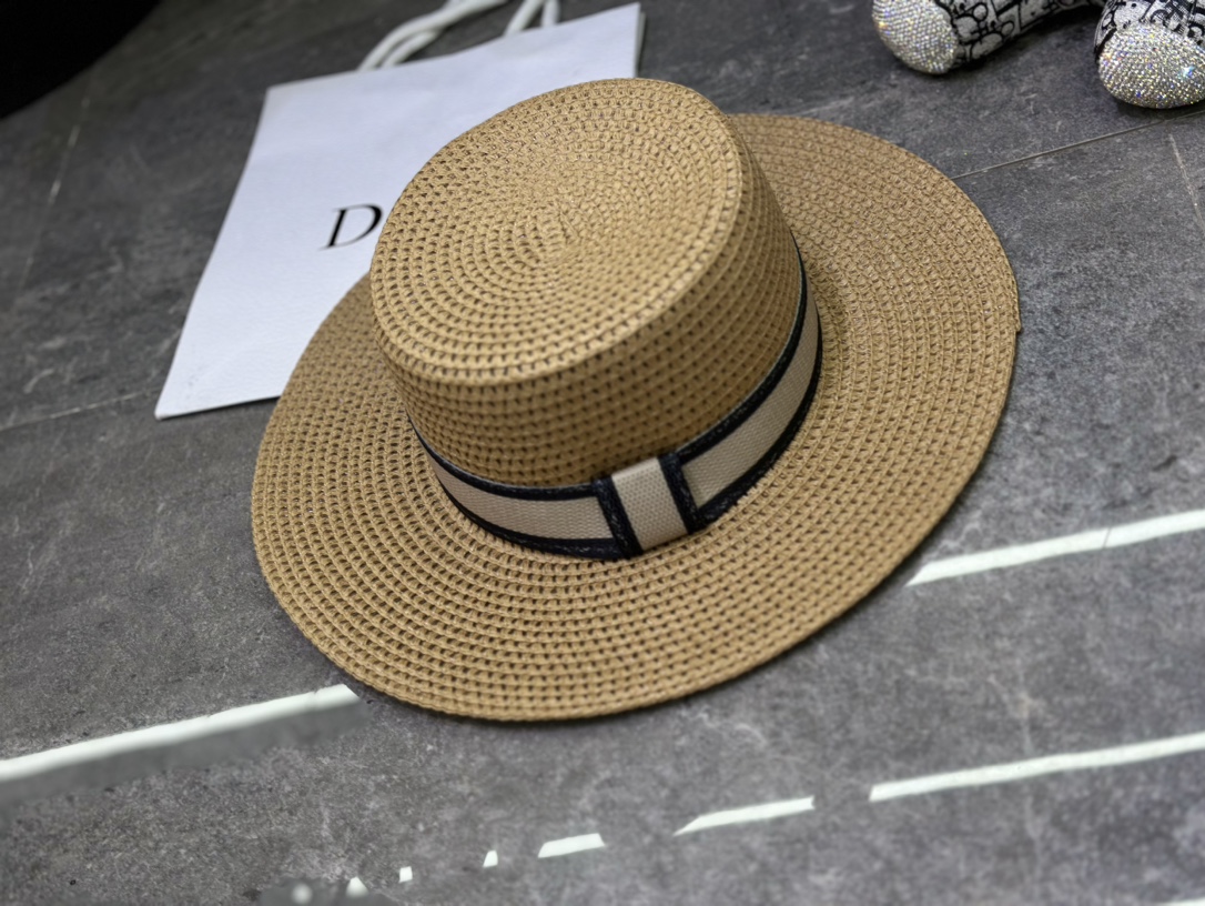 Dior Flat-Top Straw Hat - Image 1
