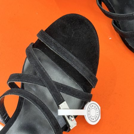 Hermès Kelly Buckle Thin-Strap Kitten-Heel Sandals - Image 7