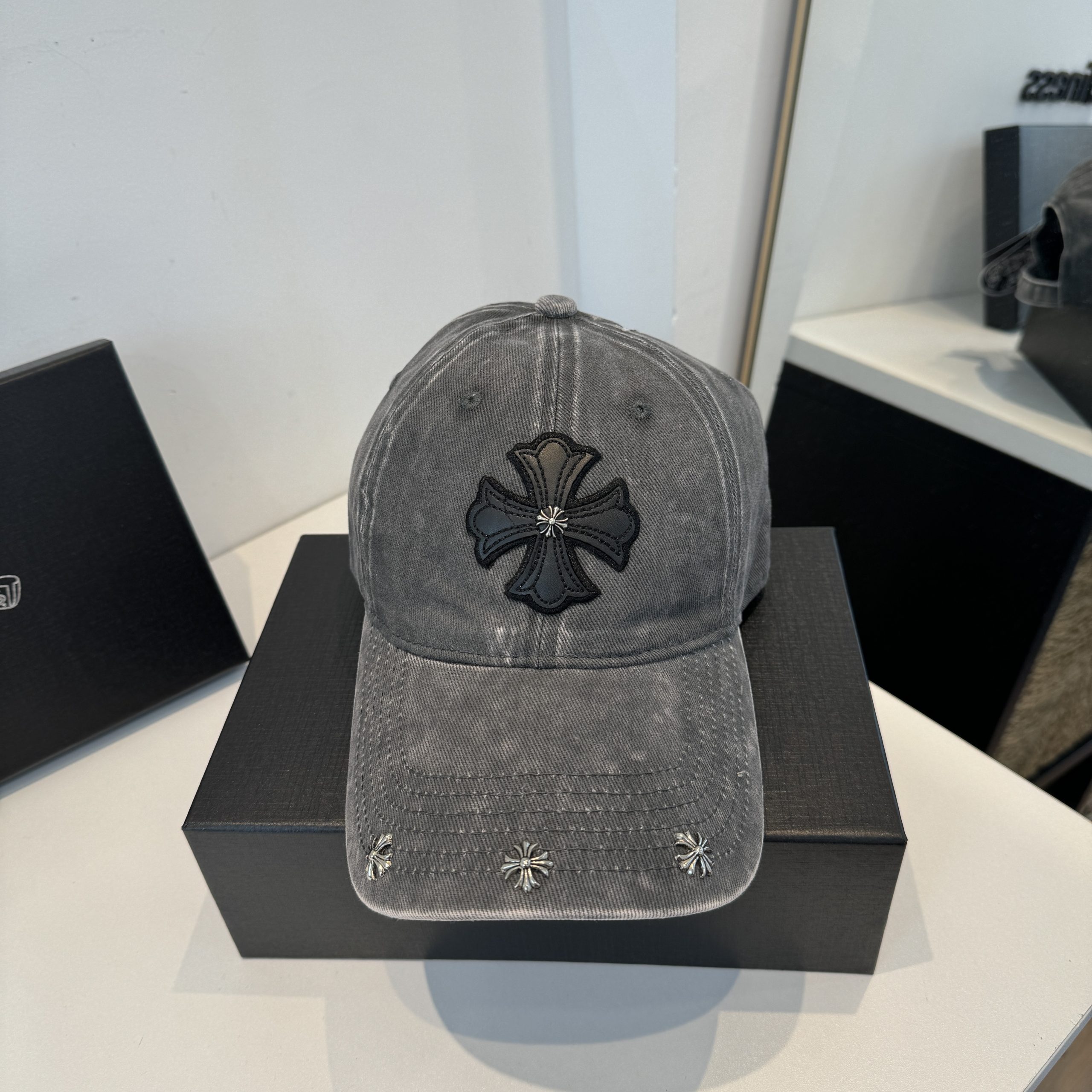 Kroxin Baseball Cap - Image 4