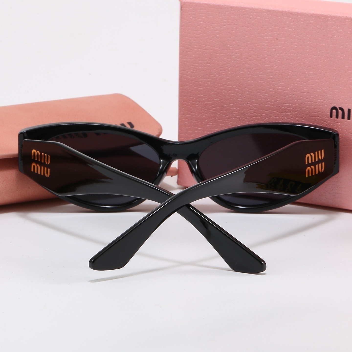 Miu Miu Fashionable Sunglasses - Image 9